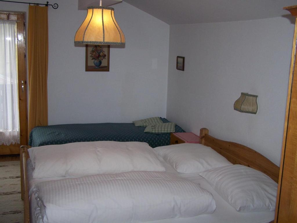 Pension Holzknechthof Am See Neustift im Stubaital Room photo