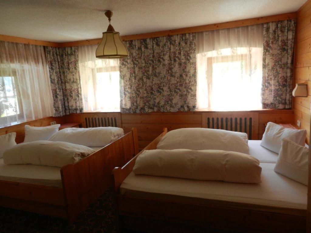 Pension Holzknechthof Am See Neustift im Stubaital Room photo